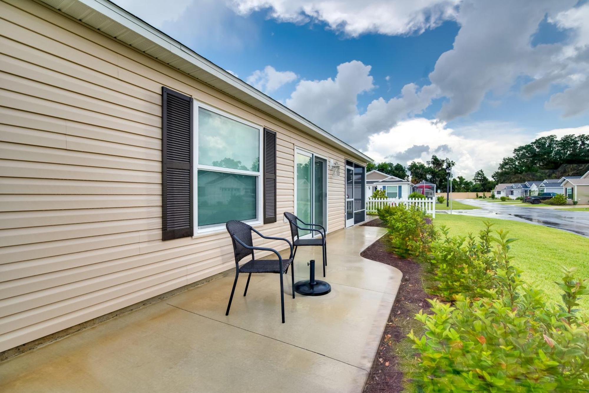 Sun-Soaked Retreat In The Villages With Grill! Exterior photo